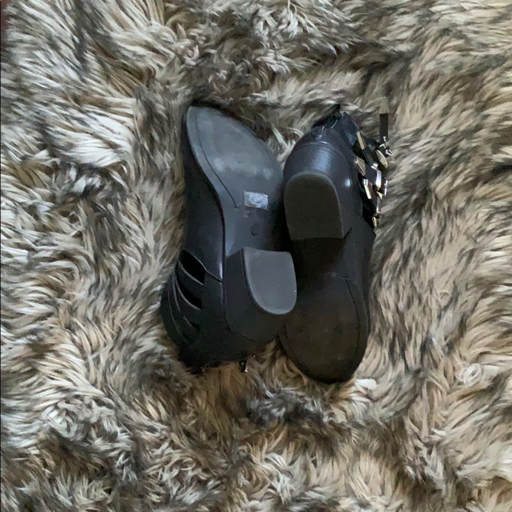 ♡BLACK BOOTIES♡ - Picture 3 of 3